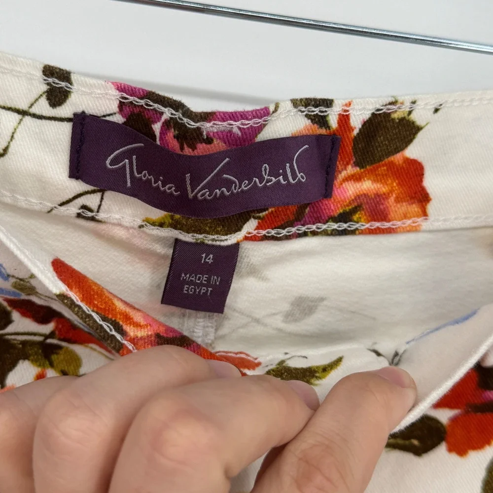 Gloria Vanderbilt Amanda Floral Shorts Women 14 White‎ Summer NWT Flaw